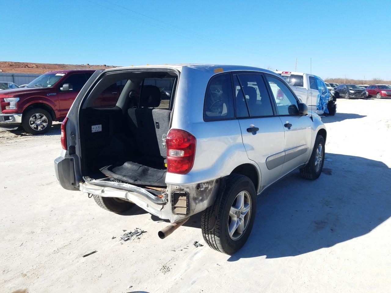 Photo 4 from auction – 2005 TOYOTA RAV4 with VIN JTEGD20V650060930