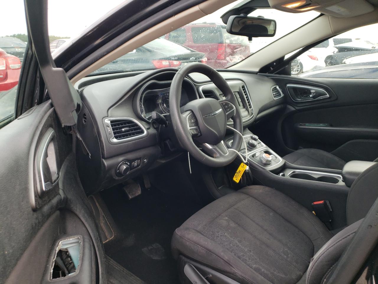 Photo 9 from auction – 2015 CHRYSLER 200 LIMITE with VIN 1C3CCCAB8FN685869