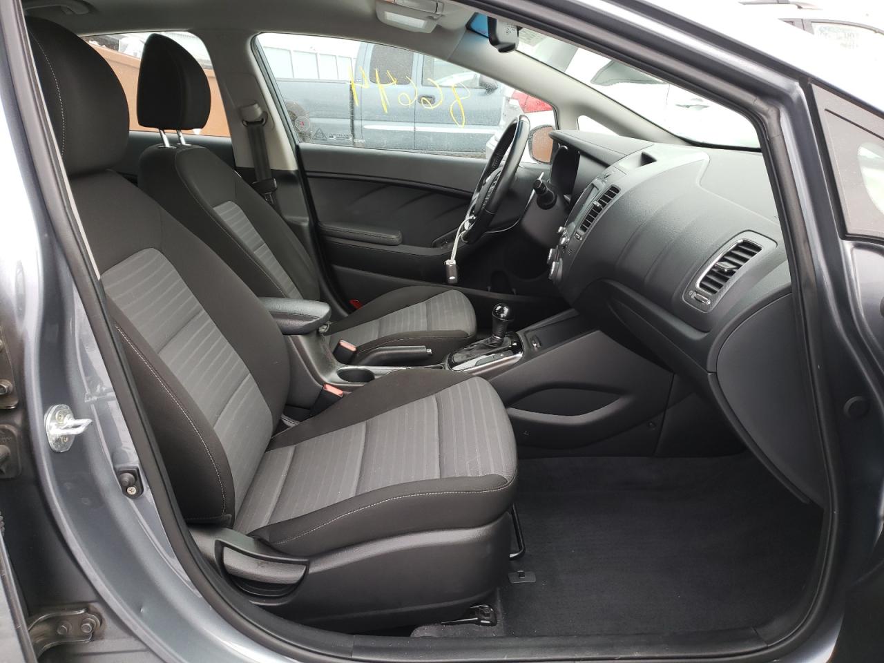 Photo 5 from auction – 2017 KIA FORTE EX with VIN 3KPFL4A80HE036724