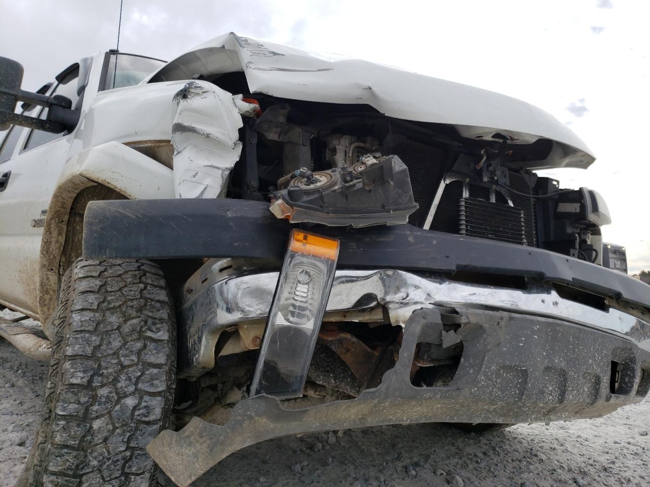 Photo 9 from auction – 2005 CHEVROLET SILVERADO with VIN 1GCHK23275F808159