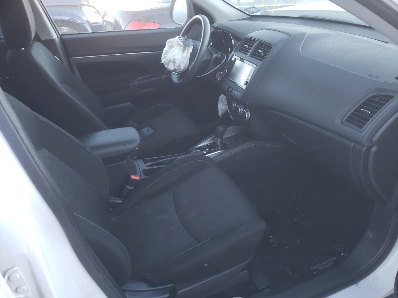 Photo 5 from auction – 2020 MITSUBISHI OUTLANDER with VIN JA4AP3AU3LU008409
