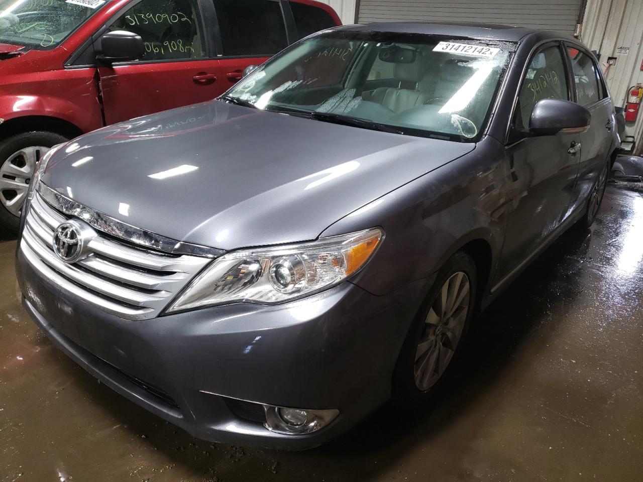 Photo 2 from auction – 2011 TOYOTA AVALON with VIN 4T1BK3DB0BU425130