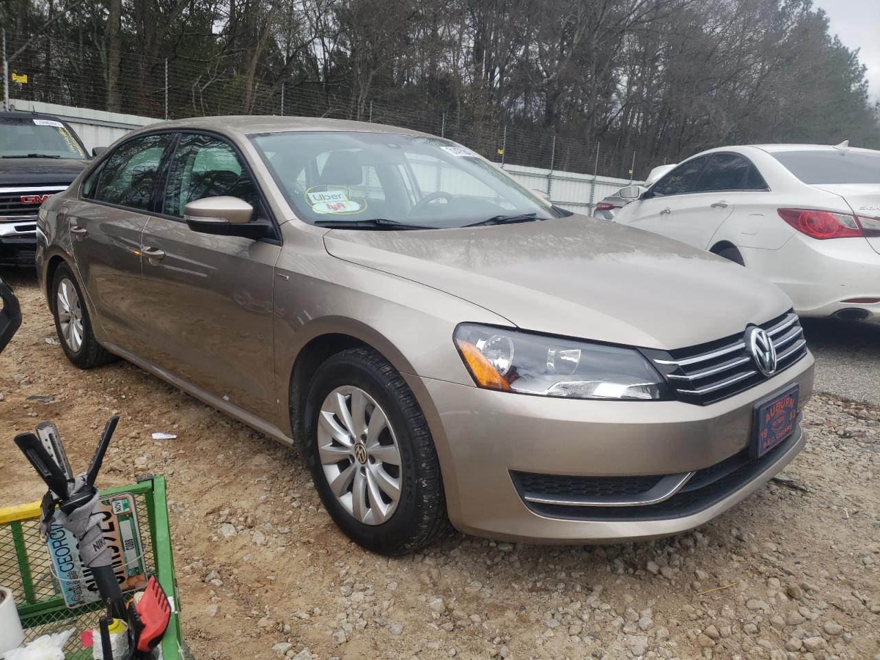 Photo 1 from auction – 2015 VOLKSWAGEN PASSAT S with VIN 1VWAT7A30FC011078