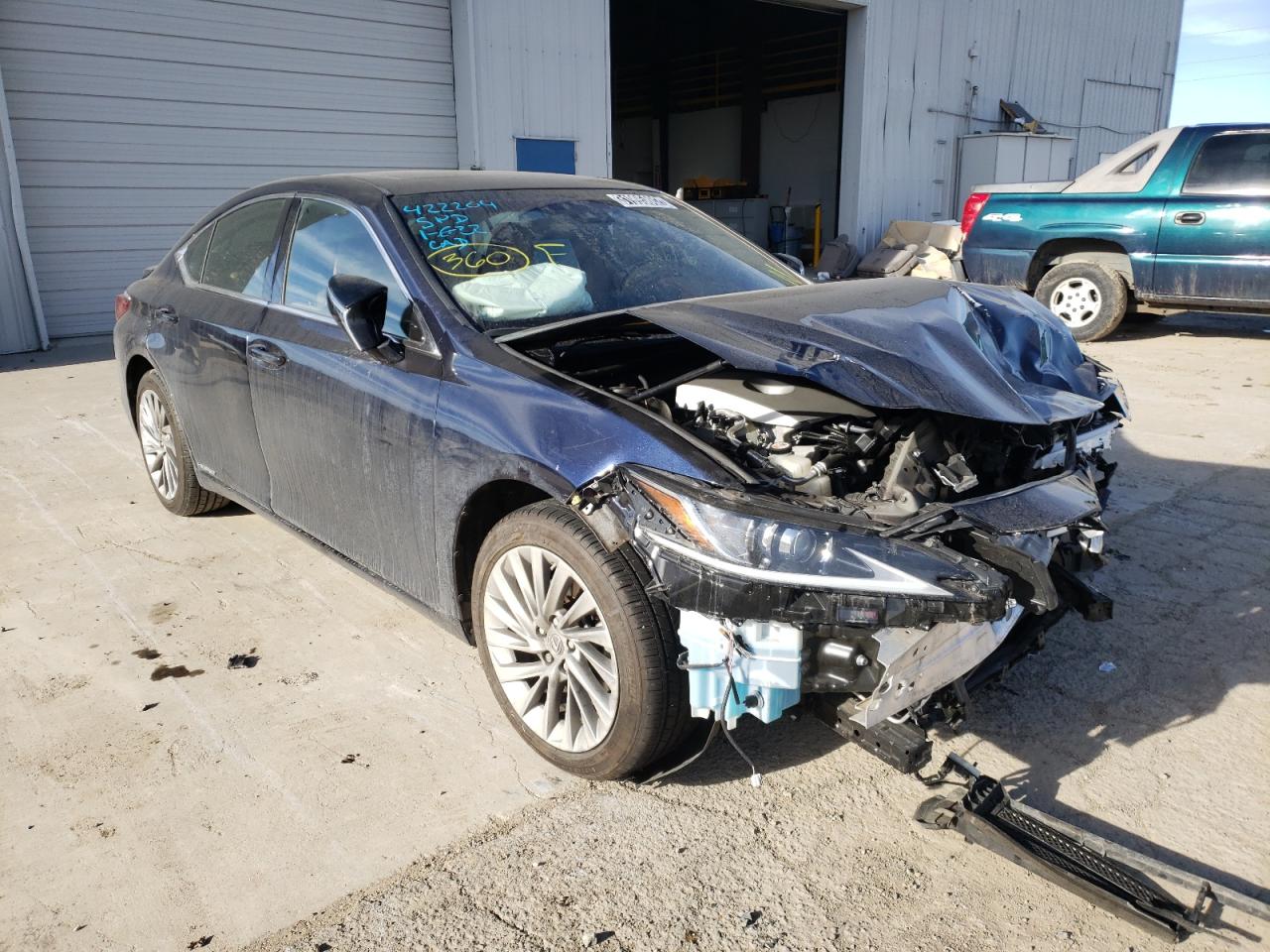 LEXUS ES 300H 2019 z numerem VIN JTHB21B19K2002723 - Zdjęcie z aukcji