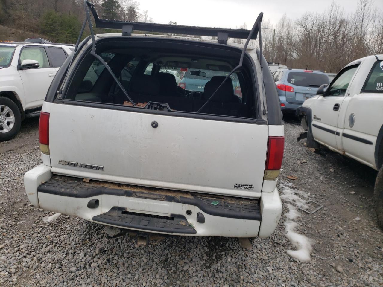 Photo 9 from auction – 2004 CHEVROLET BLAZER with VIN 1GNDT13X84K152391