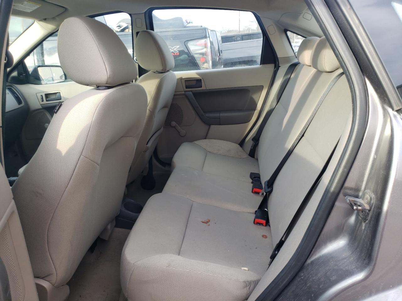 Photo 6 from auction – 2010 FORD FOCUS S with VIN 1FAHP3EN3AW215199