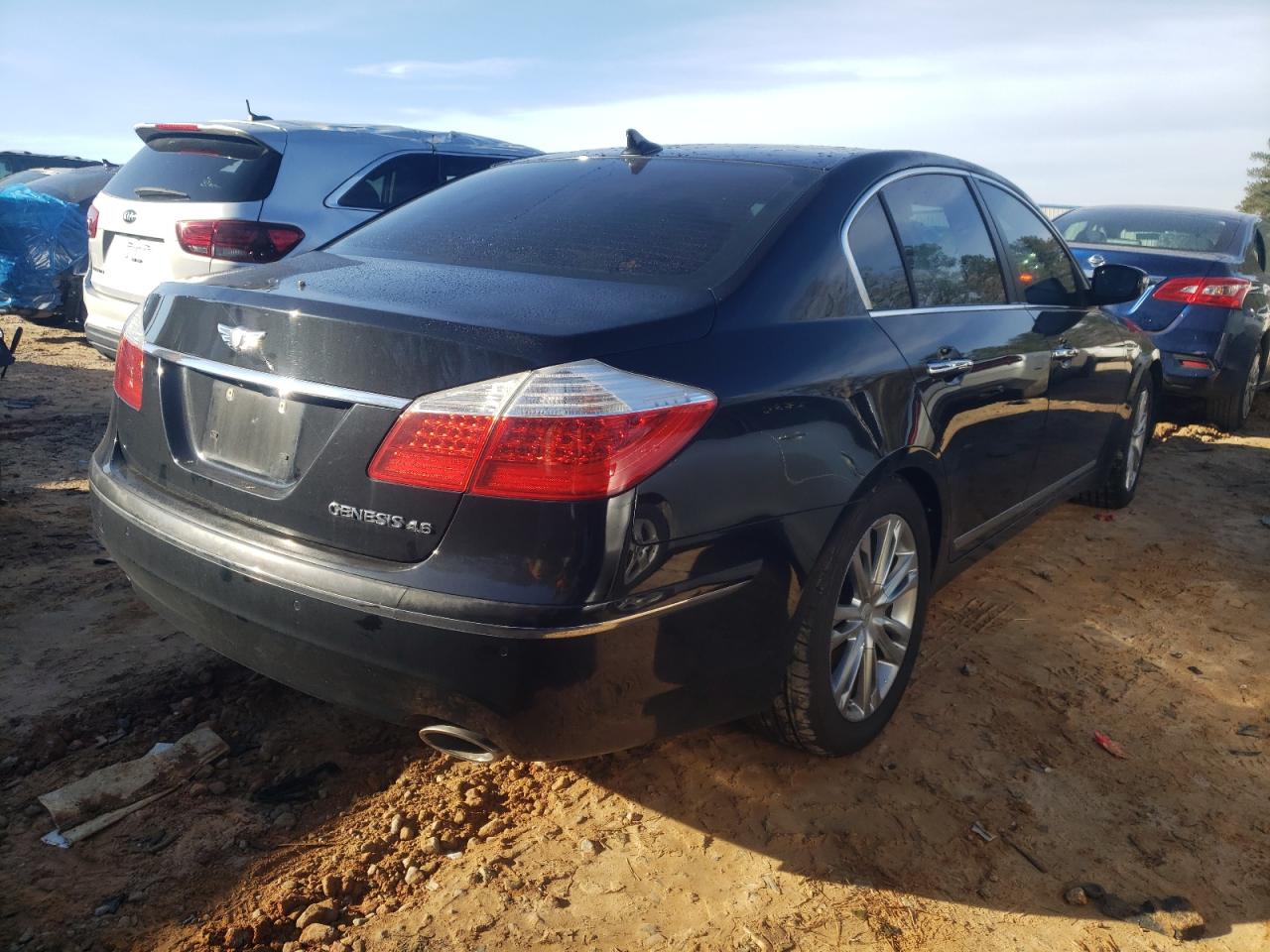 Photo 4 from auction – 2011 HYUNDAI GENESIS 4. with VIN KMHGC4DF0BU124742