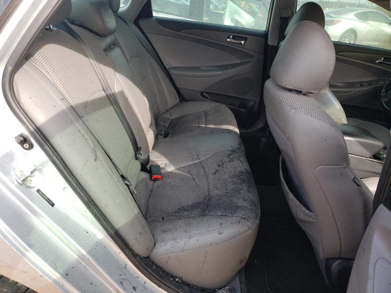 Photo 6 from auction – 2012 HYUNDAI SONATA SE with VIN 5NPEC4AC8CH325841