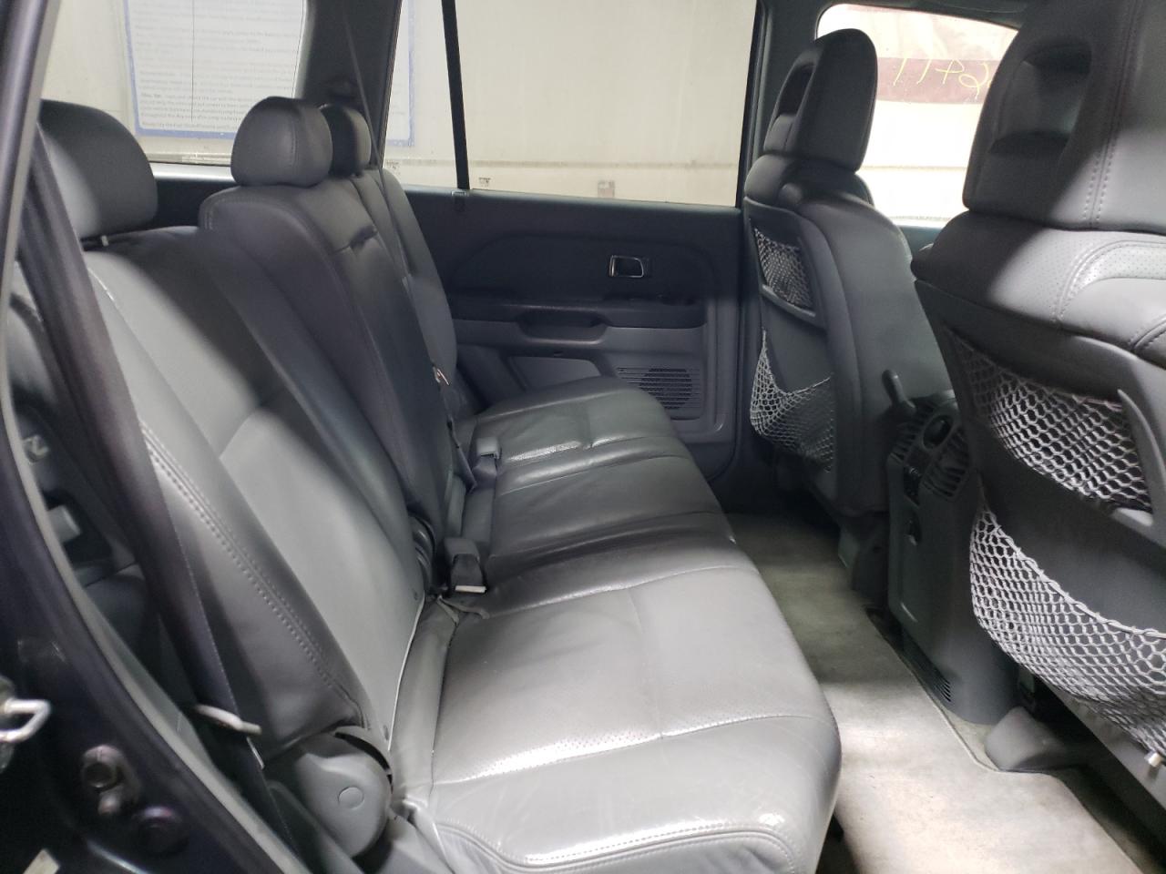 Photo 6 from auction – 2004 HONDA PILOT EXL with VIN 2HKYF18644H560371