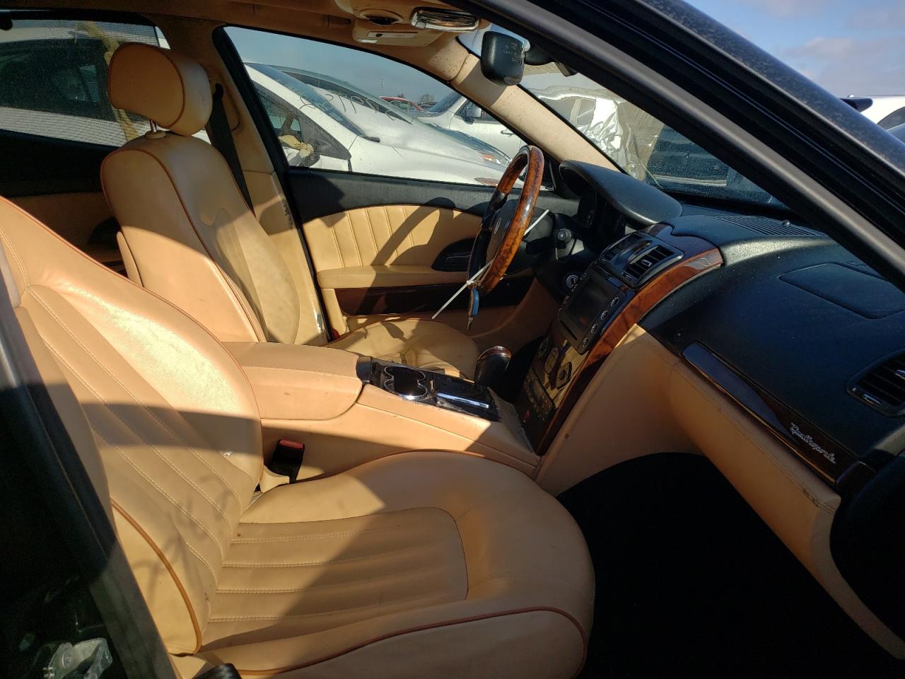 Photo 5 from auction – 2008 MASERATI QUATTROPOR with VIN ZAMFE39A680033357