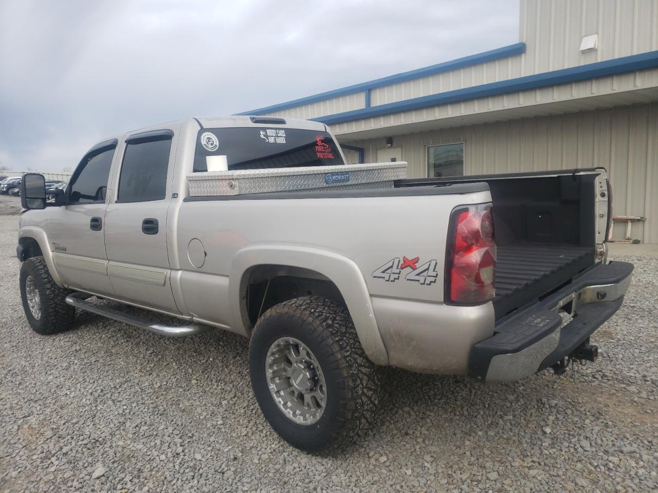 Photo 3 from auction – 2005 CHEVROLET SILVERADO with VIN 1GCHK23295F966650