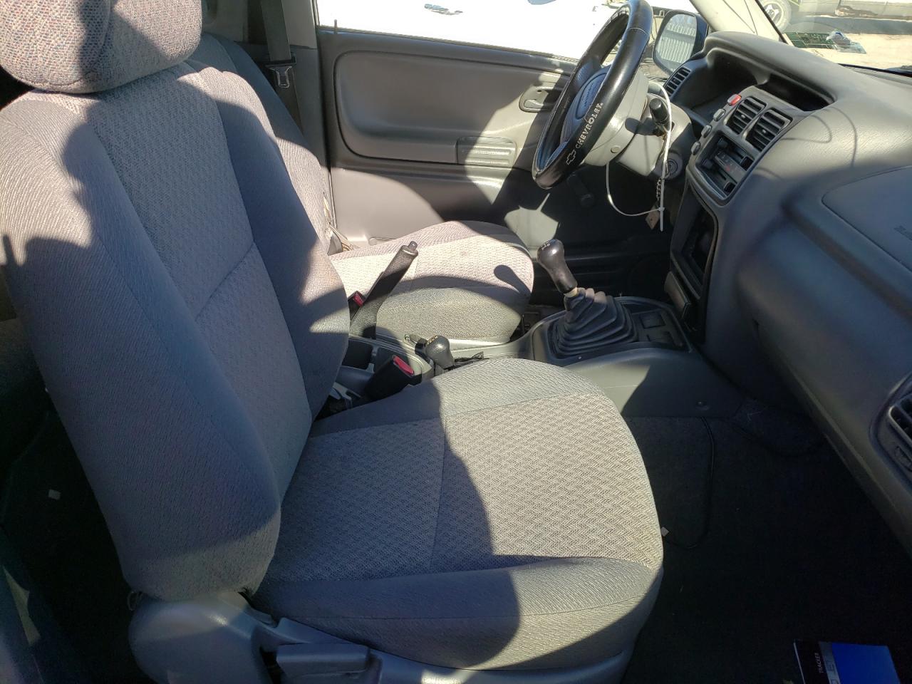 Photo 5 from auction – 2003 CHEVROLET TRACKER with VIN 2CNBJ18C936943148