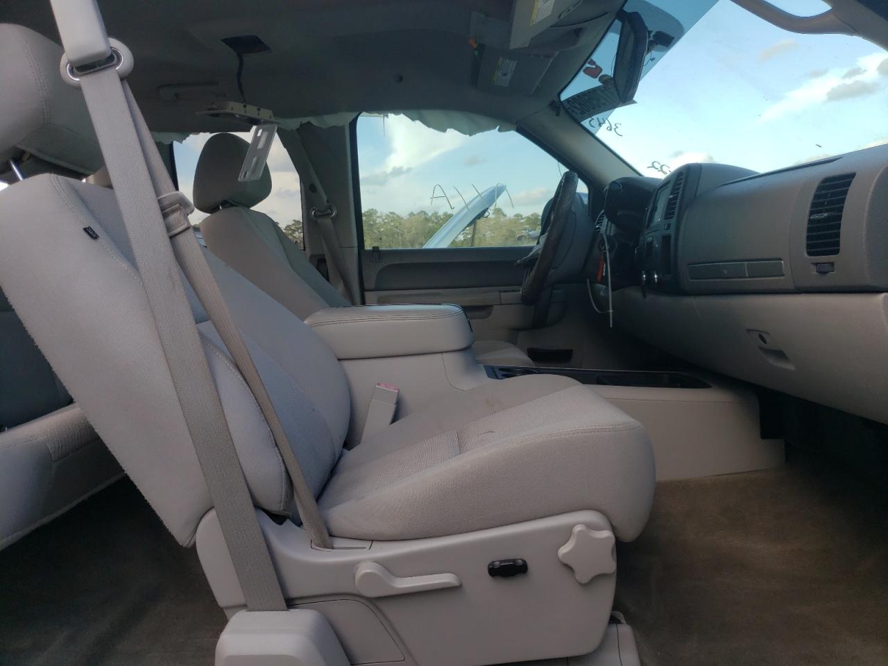 Photo 5 from auction – 2013 CHEVROLET SILVERADO with VIN 1GCRKSE70DZ403643