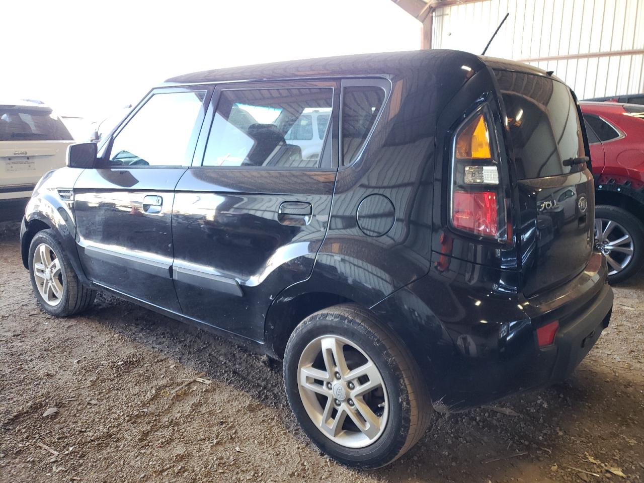 Photo 3 from auction – 2010 KIA SOUL +/!/S with VIN KNDJT2A25A7051333