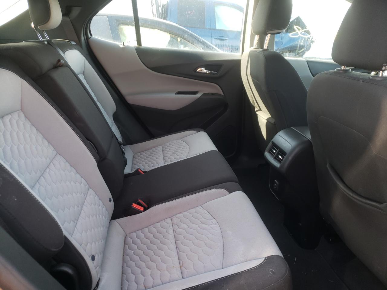Photo 6 from auction – 2019 CHEVROLET EQUINOX LS with VIN 2GNAXHEV5K6271530