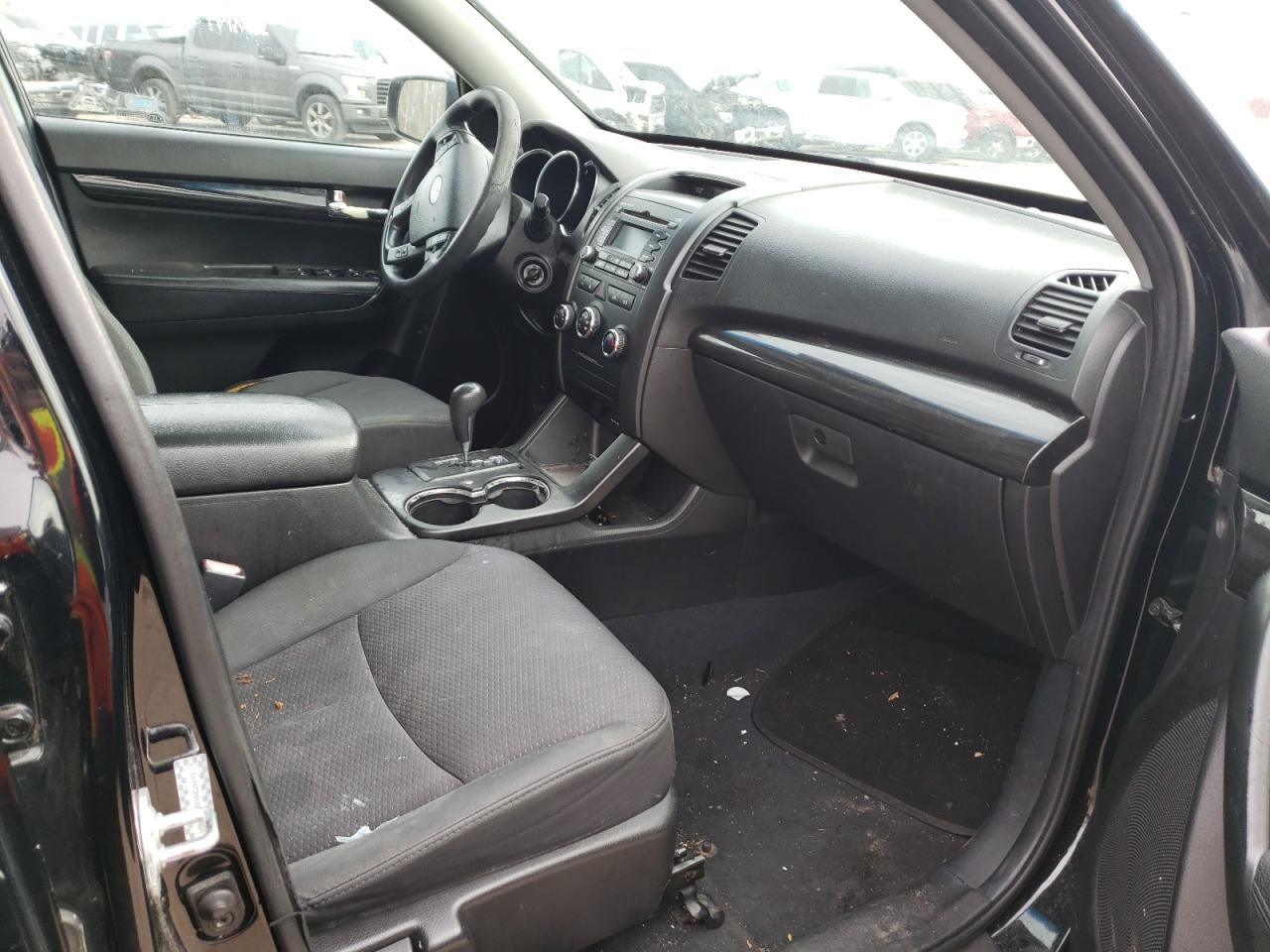 Photo 5 from auction – 2011 KIA SORENTO BA with VIN 5XYKT3A11BG077806