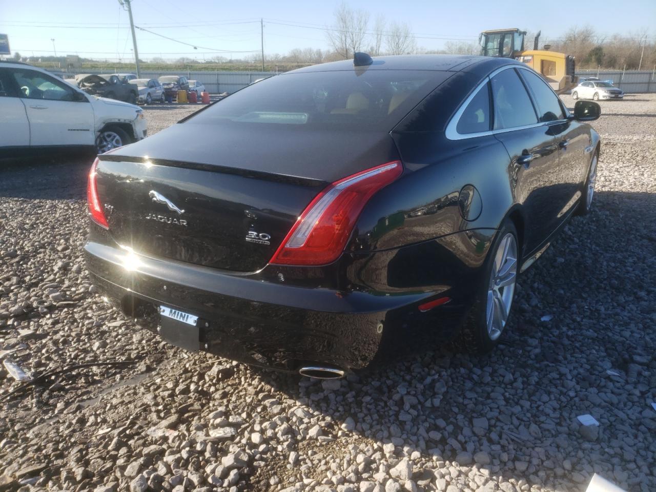 Photo 4 from auction – 2016 JAGUAR XJ with VIN SAJWJ1CD7G8W02273
