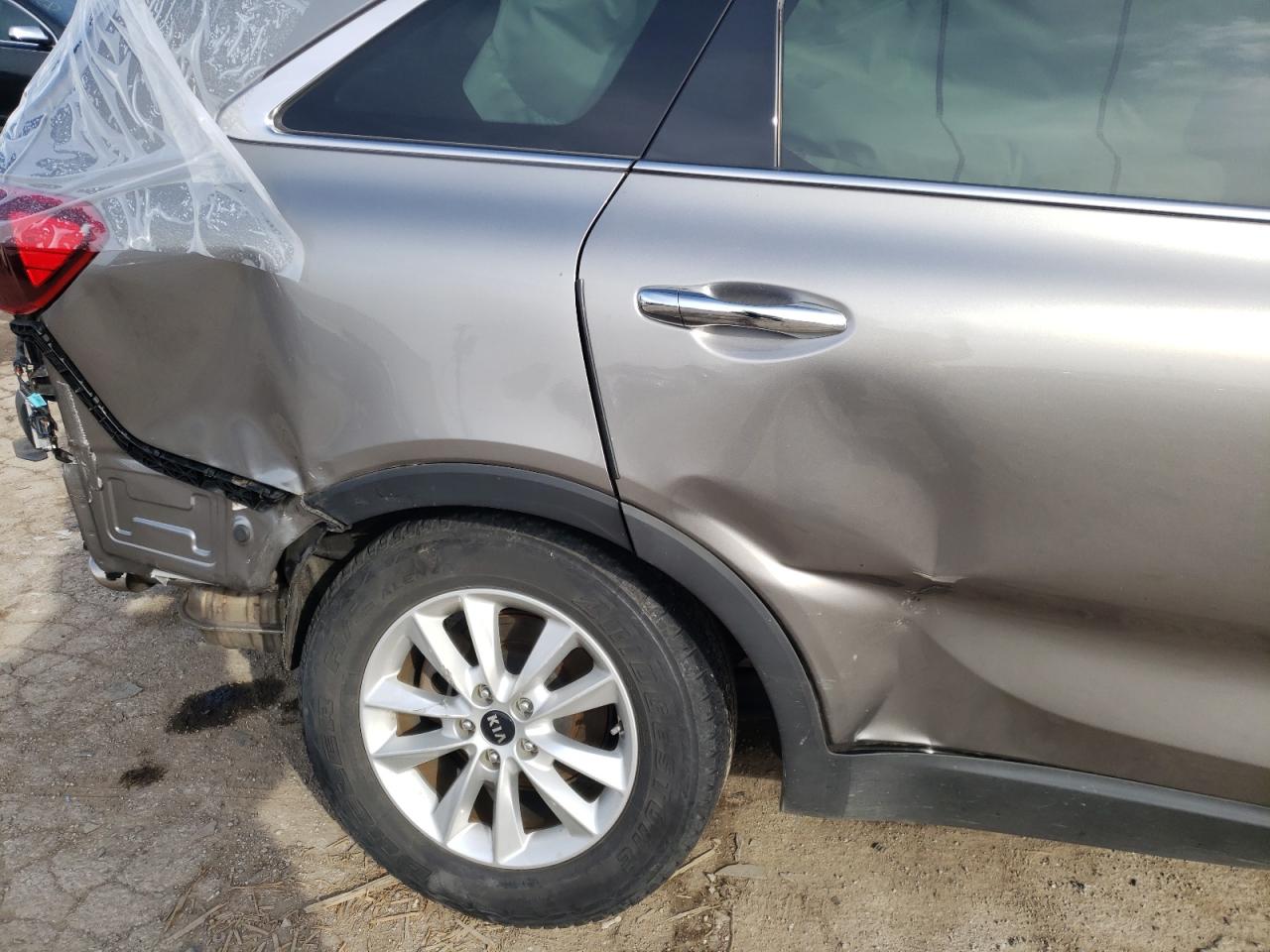 Photo 9 from auction – 2019 KIA SORENTO L with VIN 5XYPG4A39KG437745