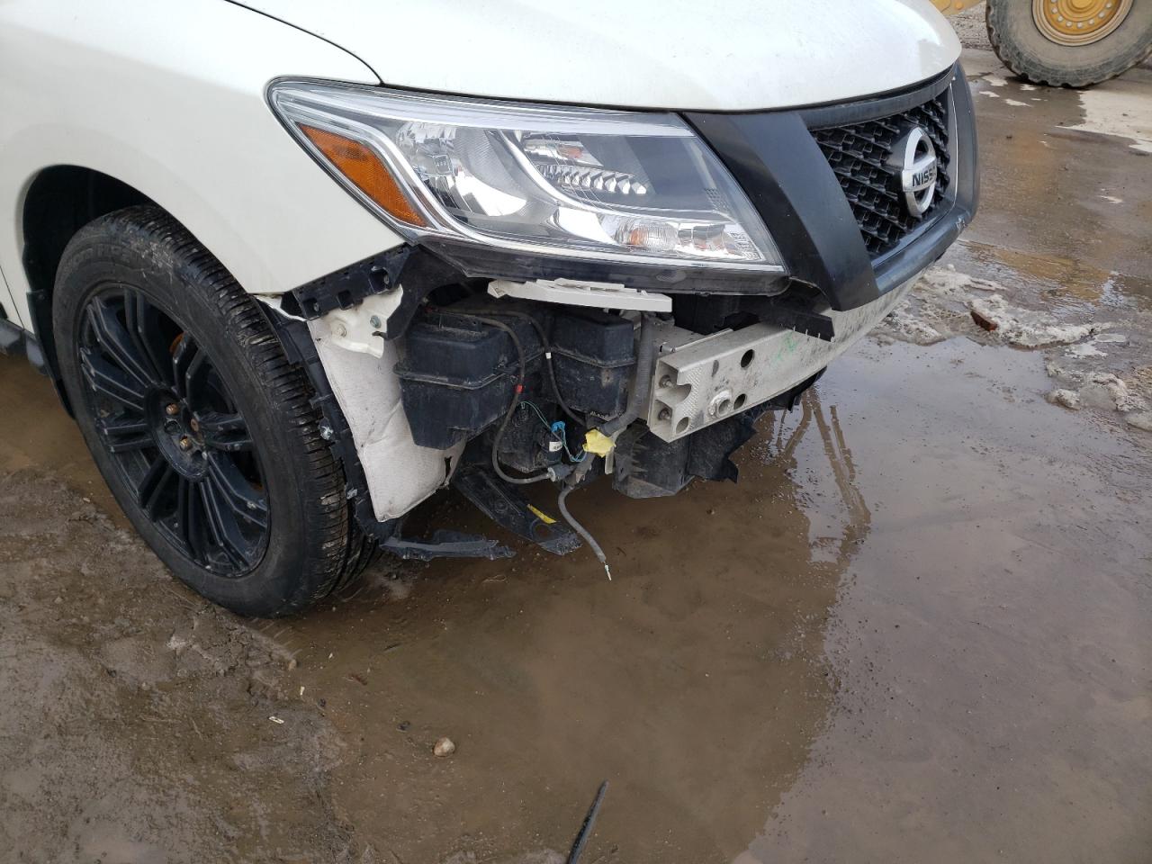 Photo 9 from auction – 2014 NISSAN PATHFINDER with VIN 5N1AR2MM9EC686320