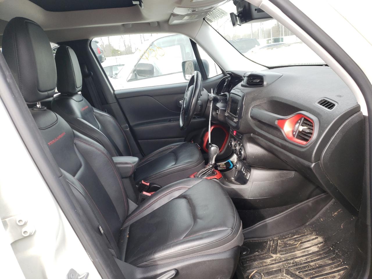 Photo 5 from auction – 2015 JEEP RENEGADE T with VIN ZACCJBCT0FPB91501