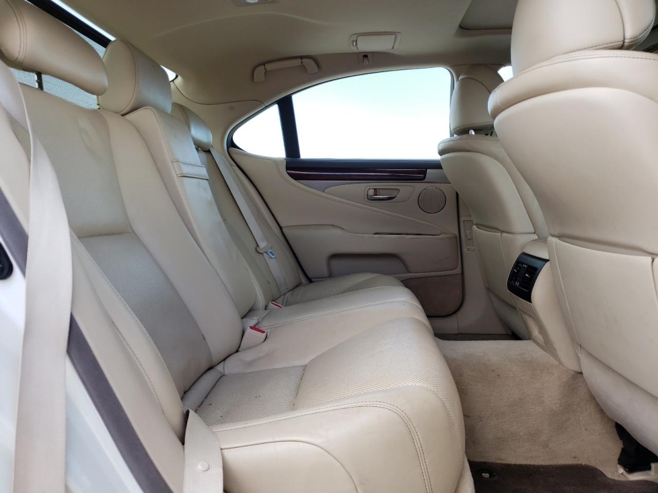 Photo 6 from auction – 2014 LEXUS LS 460 with VIN JTHCL5EF1E5020605