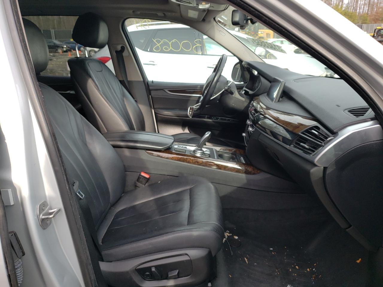Photo 5 from auction – 2015 BMW X5 XDRIVE3 with VIN 5UXKR0C5XF0P07197