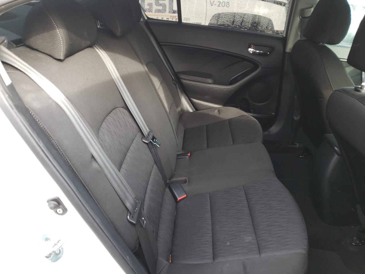 Photo 6 from auction – 2016 KIA FORTE LX with VIN KNAFK4A65G5549038