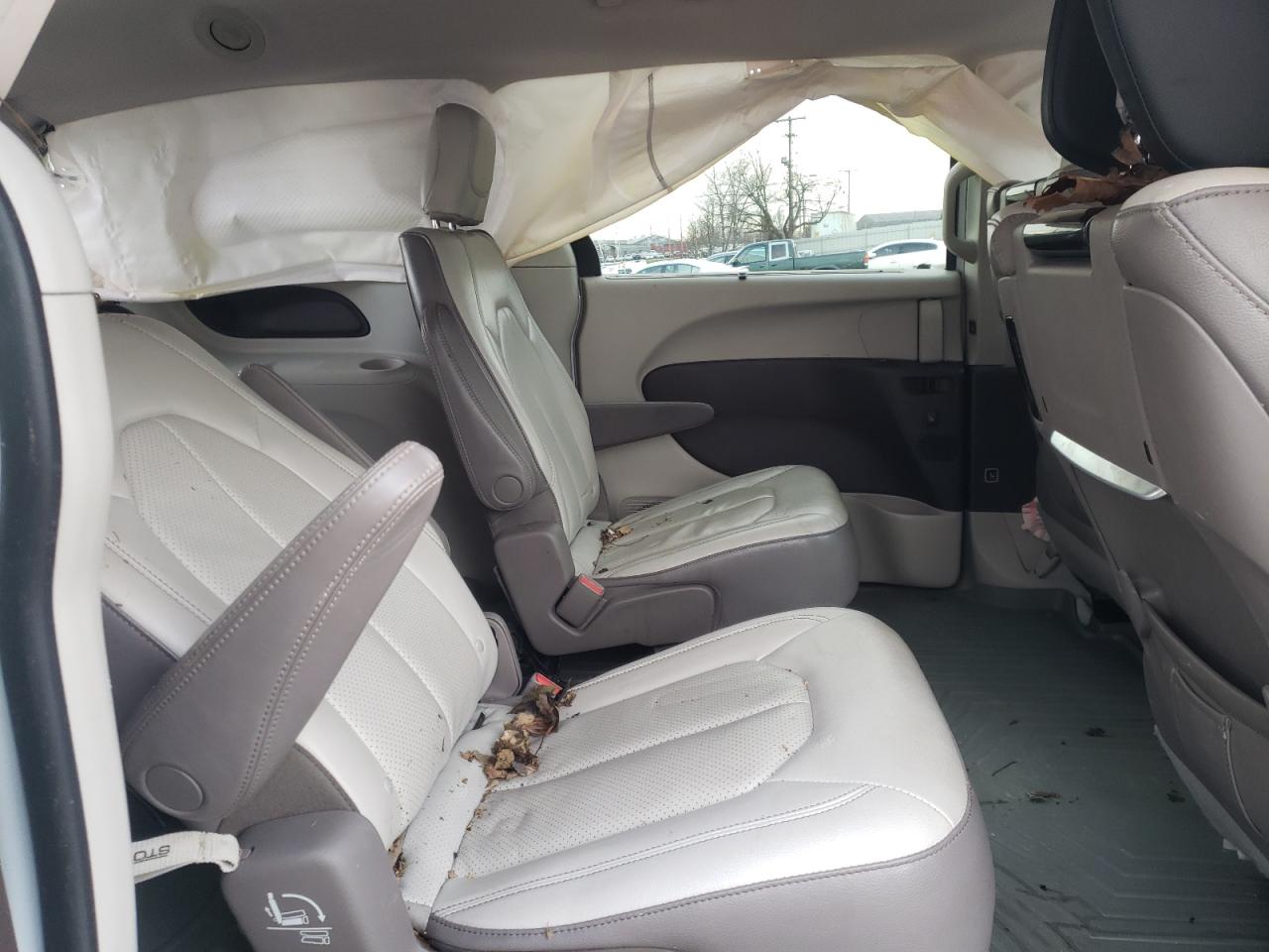 Photo 6 from auction – 2018 CHRYSLER PACIFICA T with VIN 2C4RC1EG2JR144229