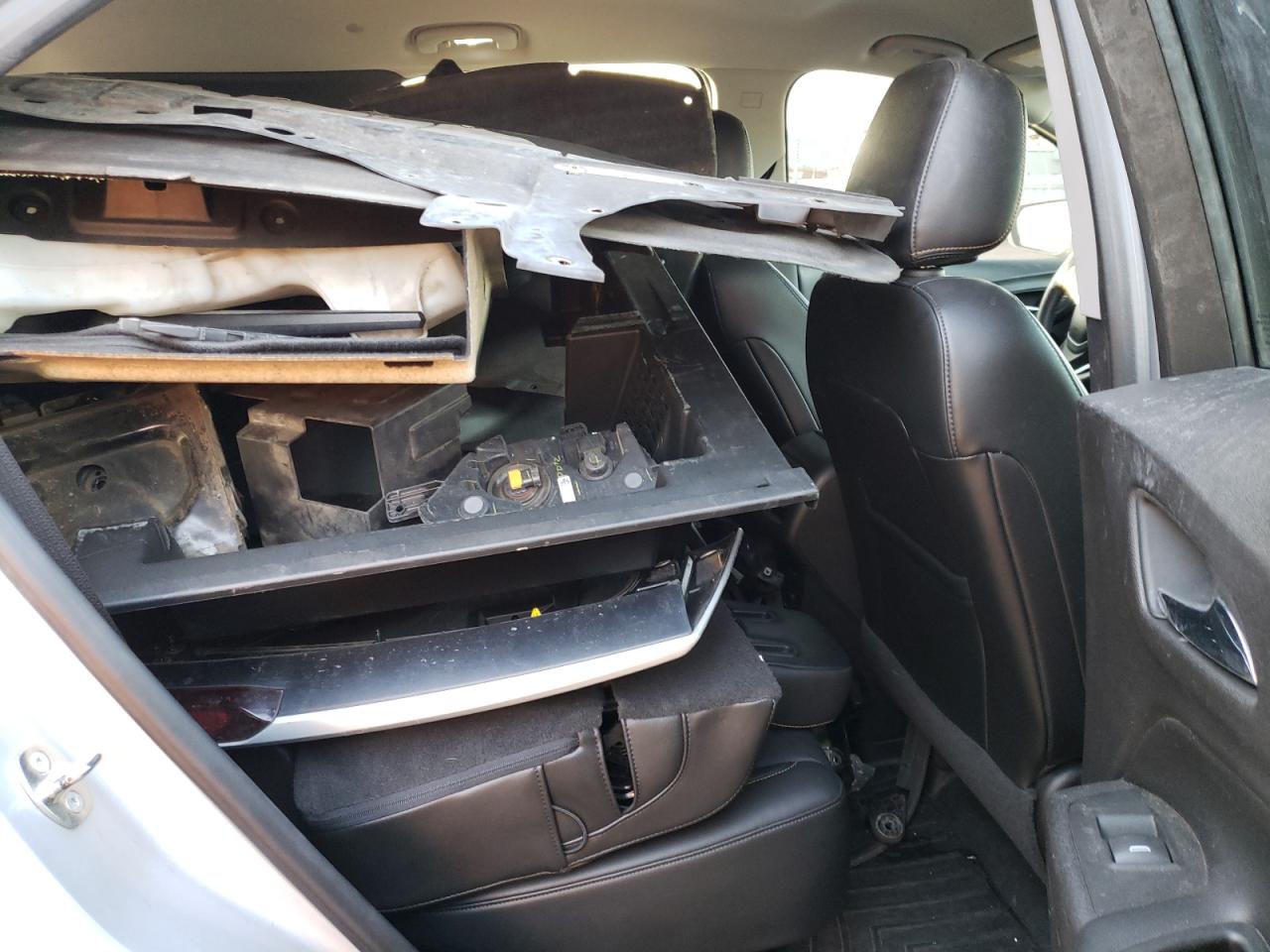 Photo 6 from auction – 2018 CHEVROLET EQUINOX PR with VIN 3GNAXVEV4JL168074