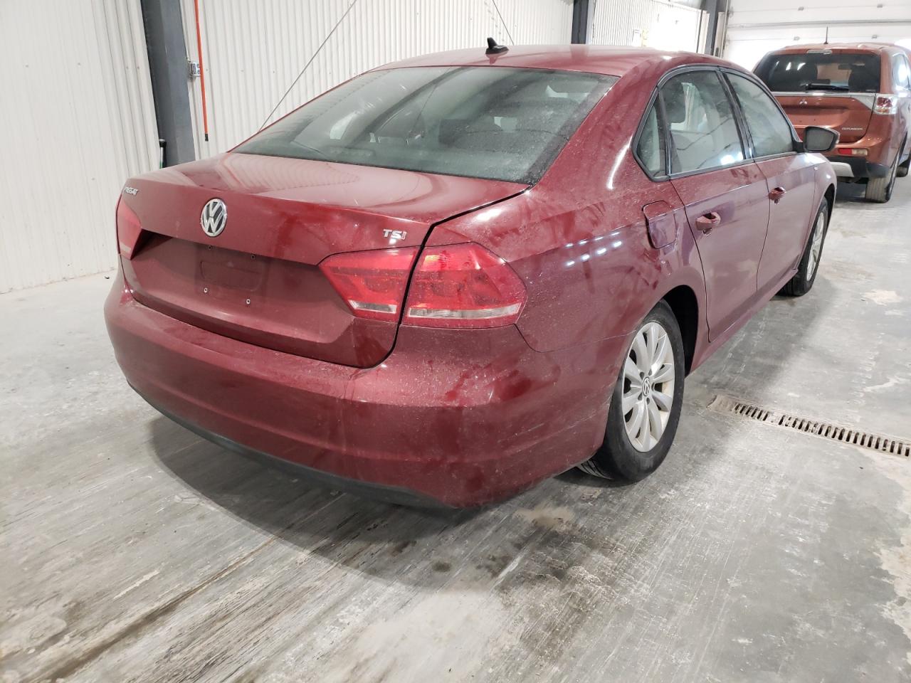 Photo 4 from auction – 2015 VOLKSWAGEN PASSAT S with VIN 1VWAT7A32FC054157
