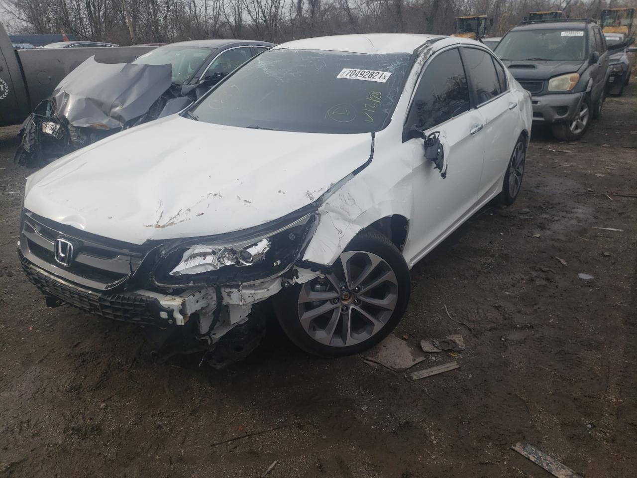 Photo 2 from auction – 2015 HONDA ACCORD SPO with VIN 1HGCR2F5XFA072944