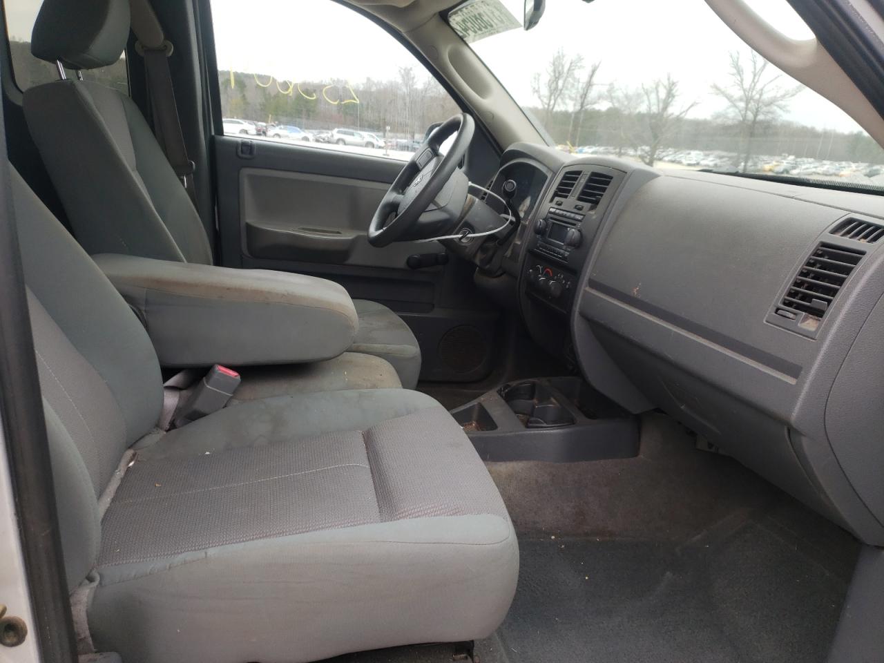 Photo 5 from auction – 2005 DODGE DAKOTA ST with VIN 1D7HE22K45S330112