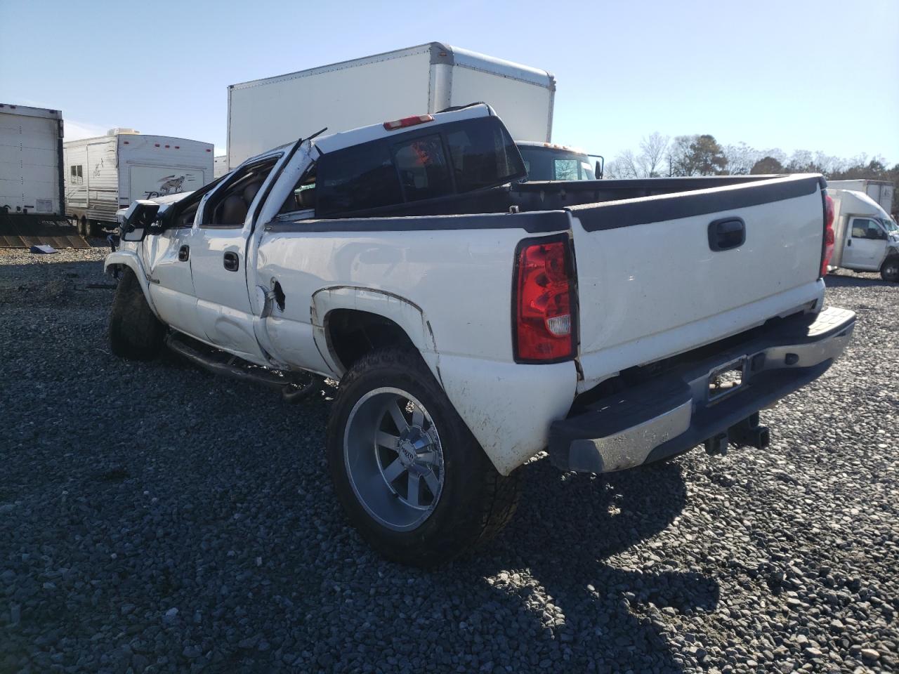 Photo 3 from auction – 2005 CHEVROLET SILVERADO with VIN 1GCHK23255F945097