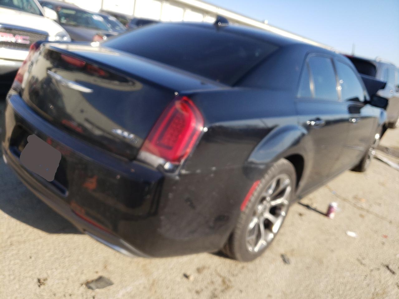 Photo 4 from auction – 2016 CHRYSLER 300 S with VIN 2C3CCABG4GH123718