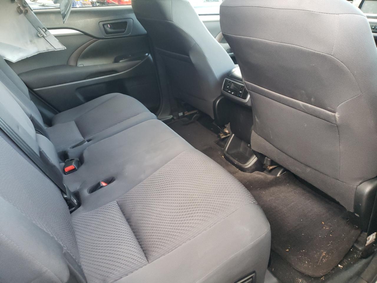 Photo 6 from auction – 2017 TOYOTA HIGHLANDER with VIN 5TDZARFH9HS031911