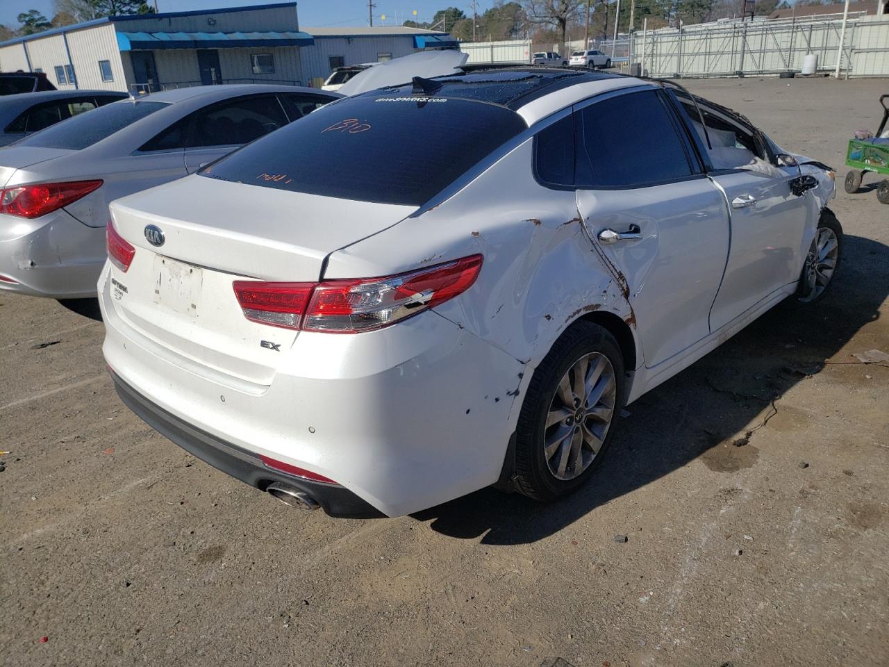 Photo 4 from auction – 2016 KIA OPTIMA EX with VIN 5XXGU4L3XGG094106