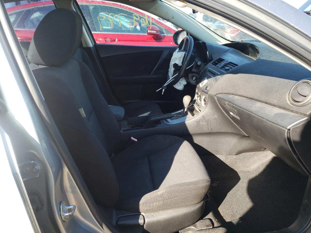 Photo 5 from auction – 2011 MAZDA 3 I with VIN JM1BL1UF0B1903489