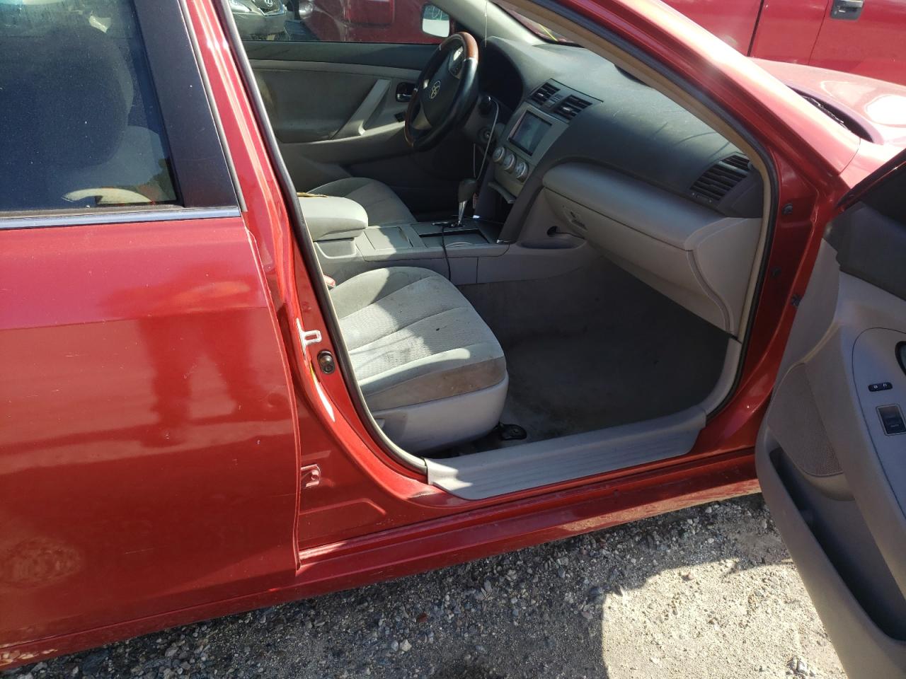 Photo 5 from auction – 2011 TOYOTA CAMRY BASE with VIN 4T1BF3EK1BU139967