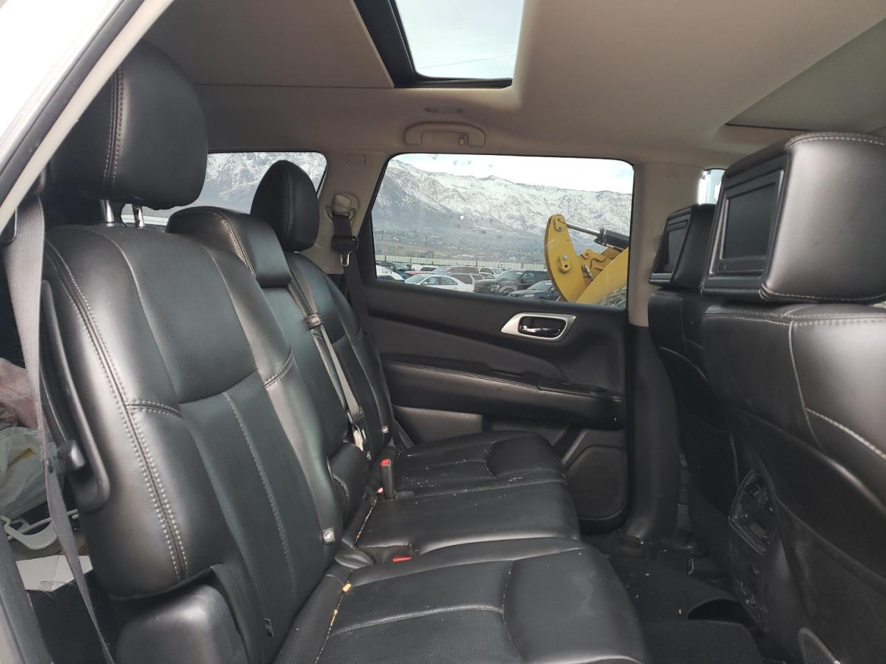Photo 6 from auction – 2014 NISSAN PATHFINDER with VIN 5N1AR2MM9EC686320