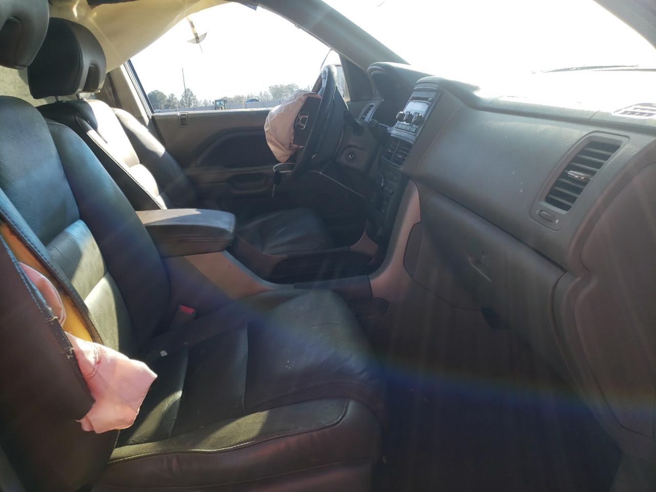 Photo 5 from auction – 2006 HONDA PILOT EX with VIN 5FNYF28516B048968