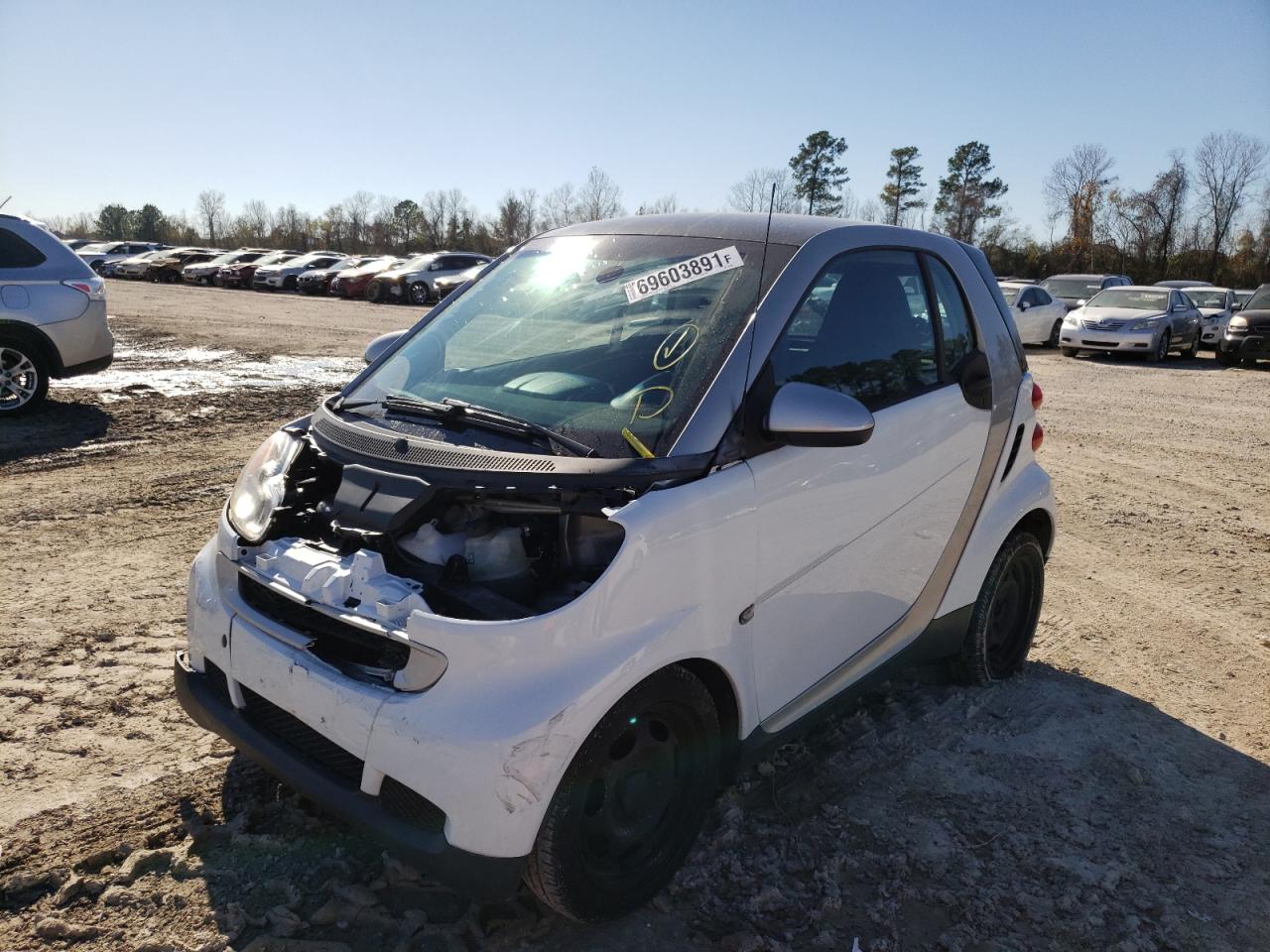 Photo 2 from auction – 2010 SMART FORTWO PUR with VIN WMEEJ3BA0AK417460
