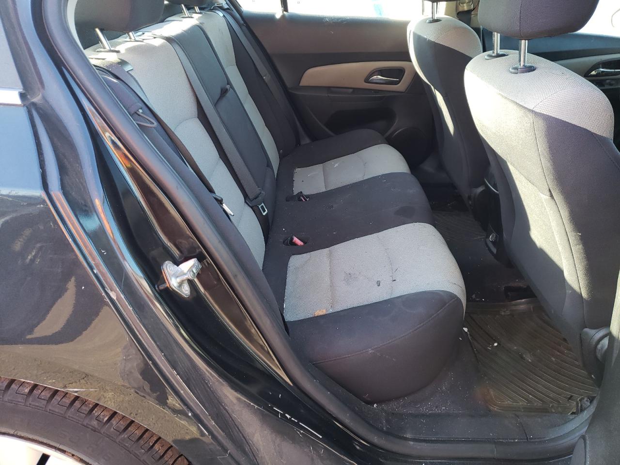 Photo 6 from auction – 2012 CHEVROLET CRUZE LS with VIN 1G1PC5SH1C7396109