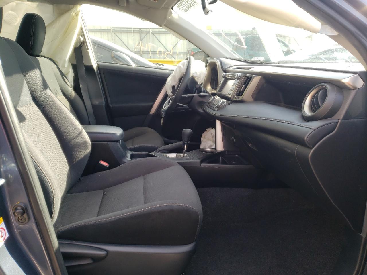 Photo 5 from auction – 2013 TOYOTA RAV4 XLE with VIN JTMRFREV8DD006660