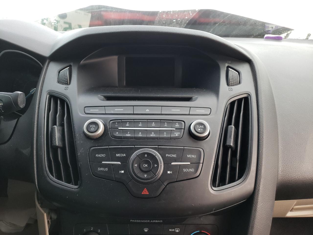 Photo 9 from auction – 2017 FORD FOCUS SE with VIN 1FADP3F28HL298076