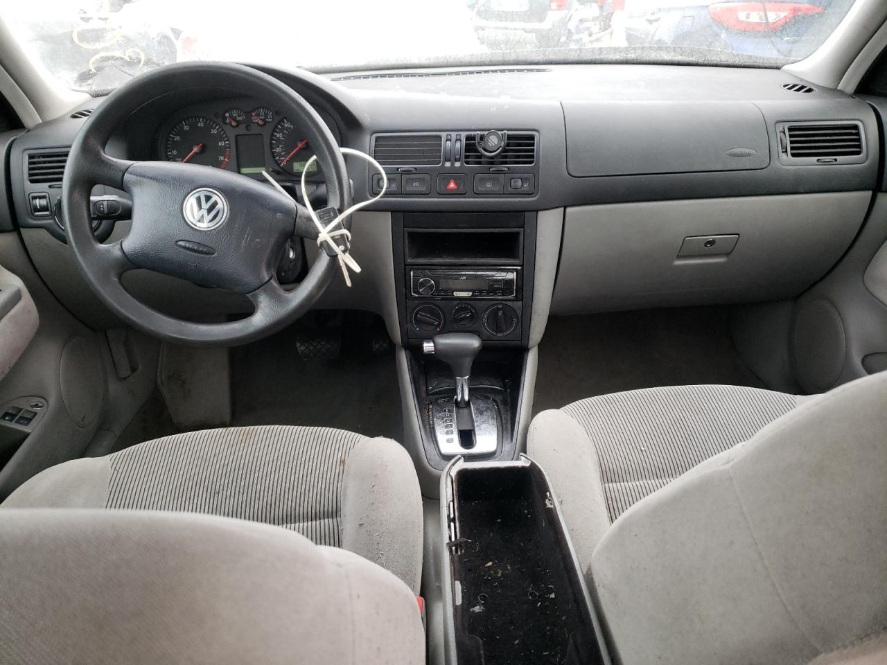 Photo 9 from auction – 2001 VOLKSWAGEN JETTA with VIN 3VWSG69M31M166392