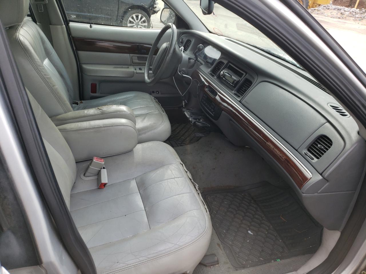 Photo 5 from auction – 2003 MERCURY GRAND MARQ with VIN 2MEFM75WX3X623652