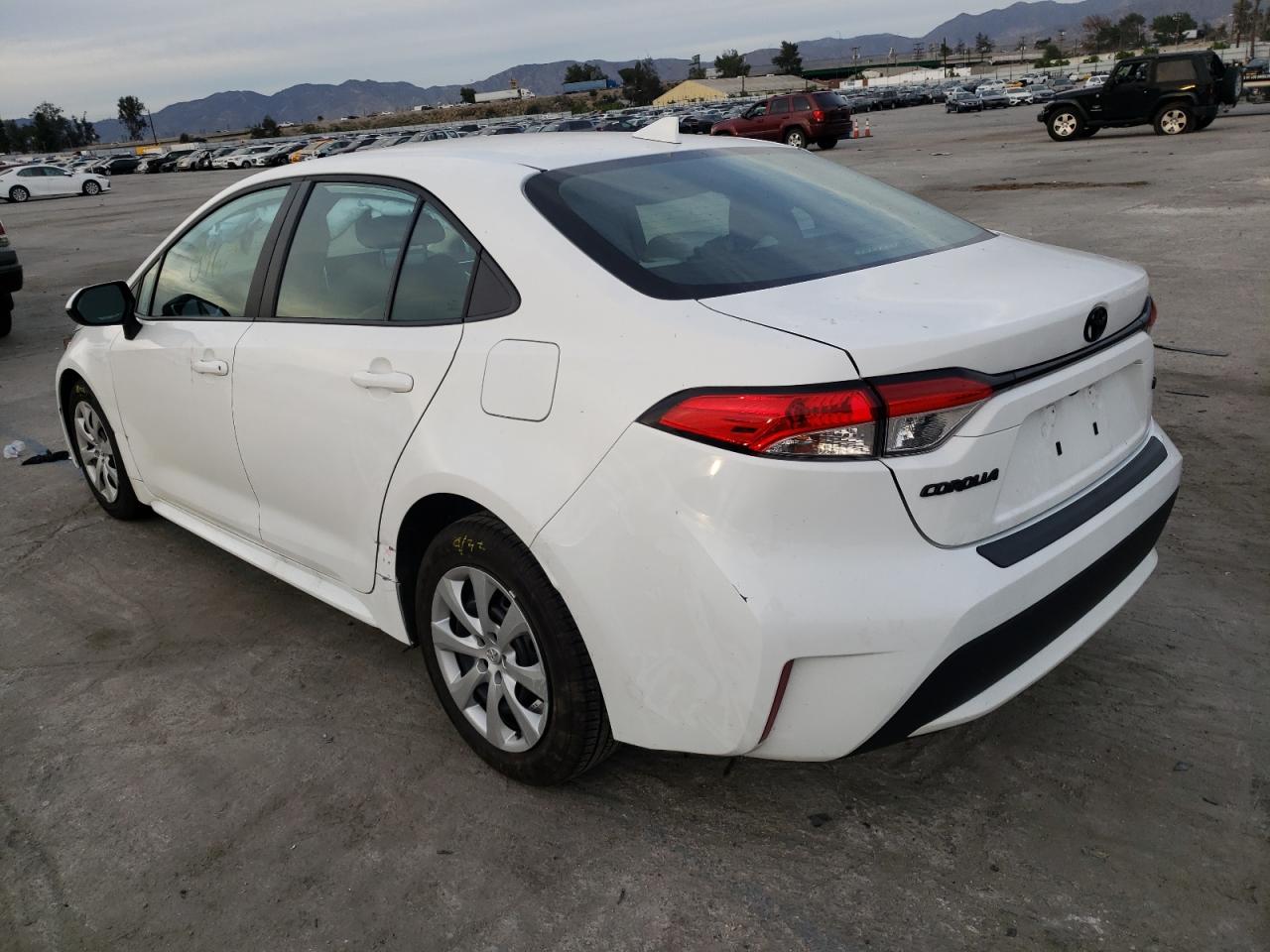Photo 3 from auction – 2021 TOYOTA COROLLA LE with VIN 5YFEPMAE7MP235638