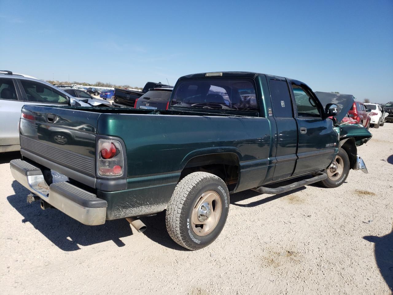 Photo 4 from auction – 2000 DODGE RAM 1500 with VIN 1B7HC13Z6YJ138335