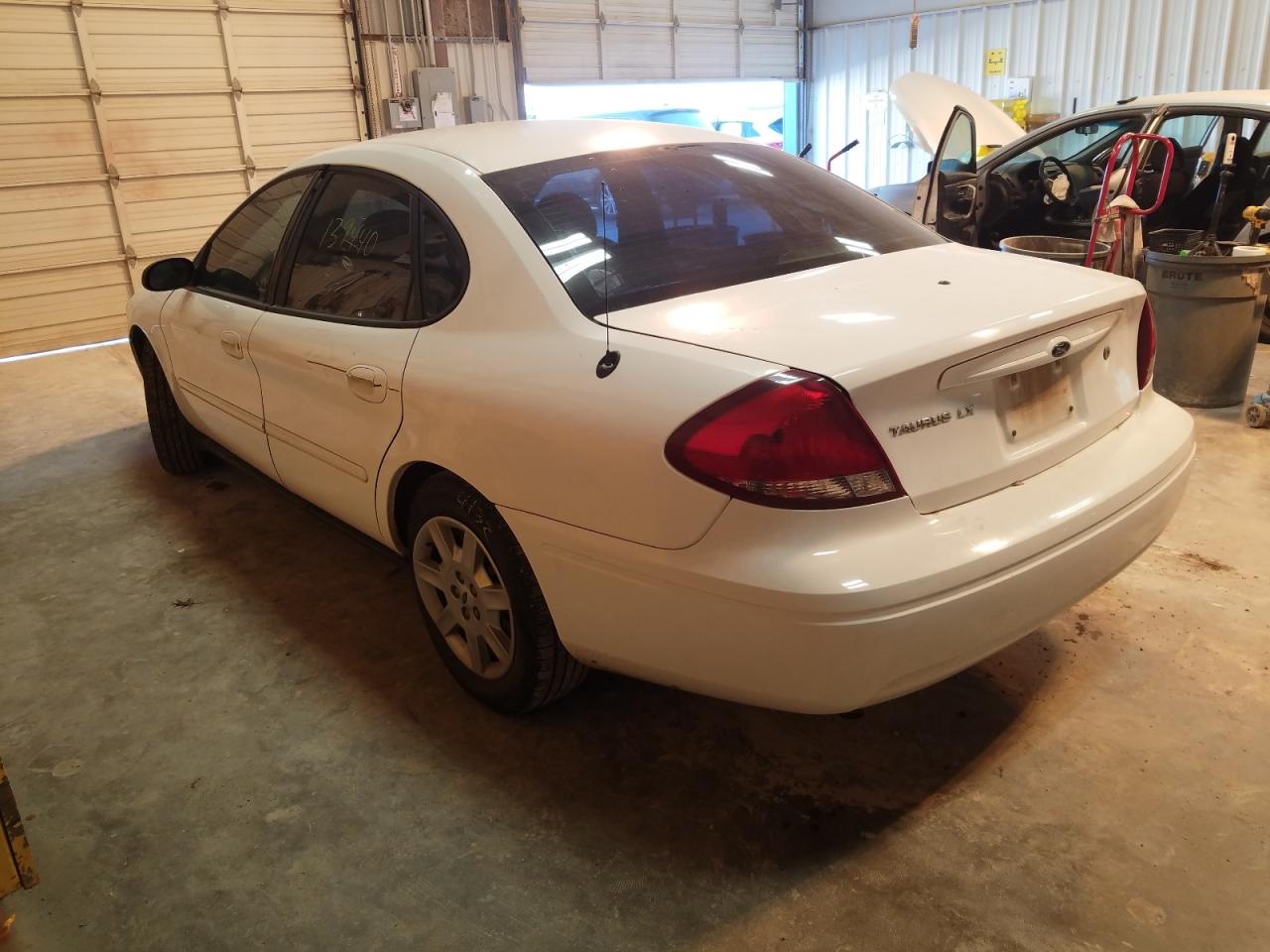 Photo 3 from auction – 2004 FORD TAURUS LX with VIN 1FAFP52U94G151926