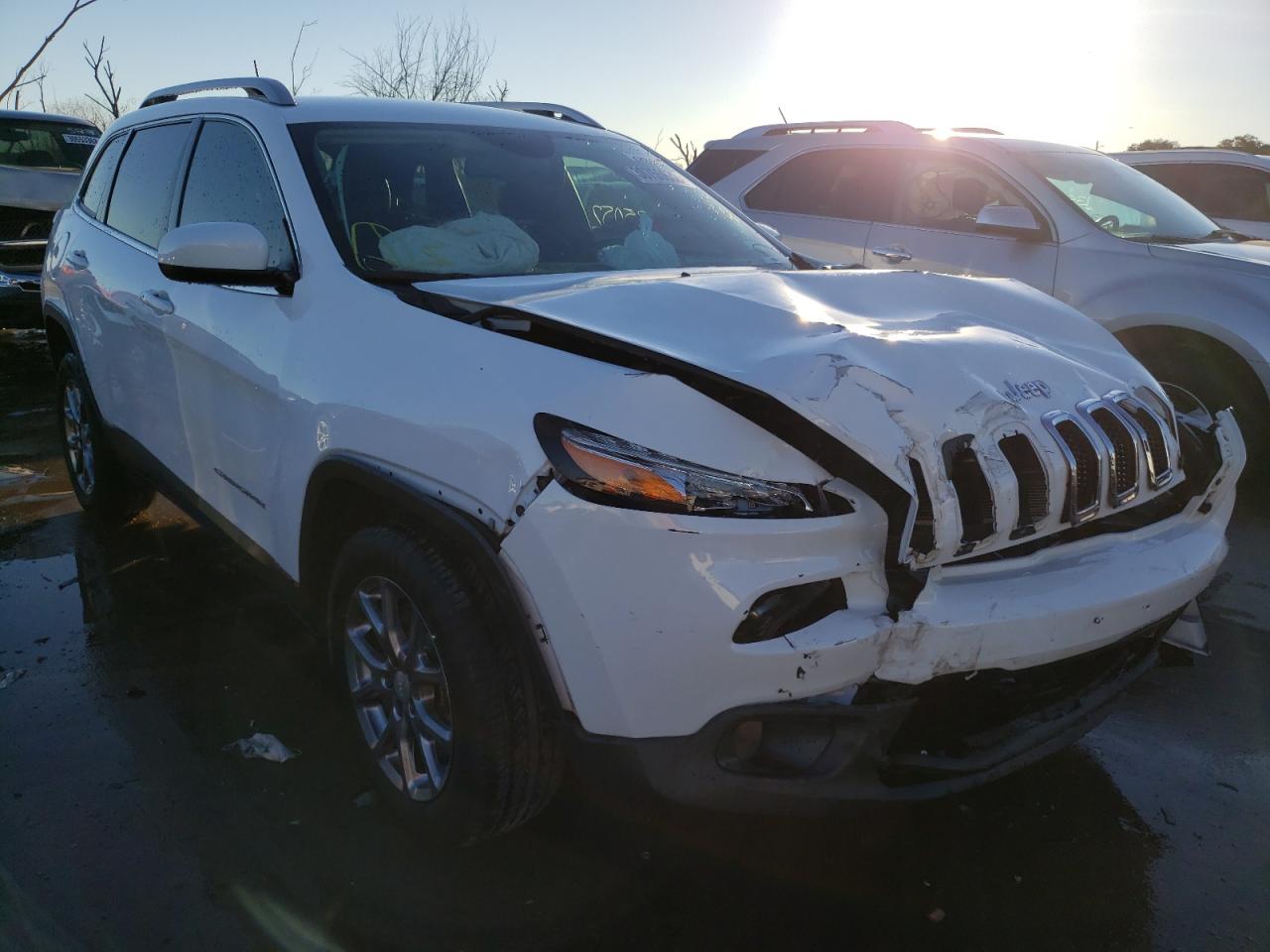 JEEP CHEROKEE L 2018 with VIN 1C4PJLLB4JD622671 - Photo from auction